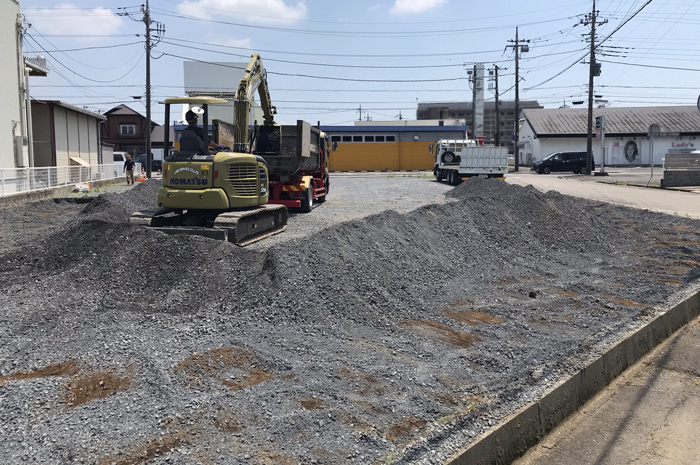 解体工事と盛土の関係とは？栃木県での土地再利用を考える際の注意点