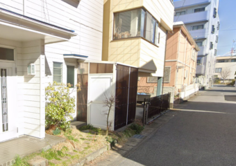 駐車スペース確保のため小屋解体工事